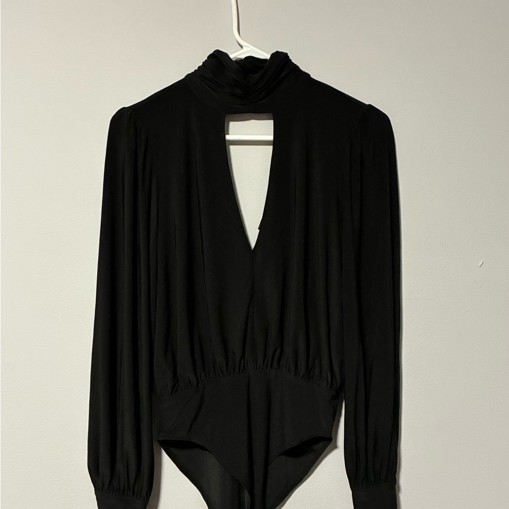 Forever 21 Black Long-Sleeve Keyhole Bodysuit